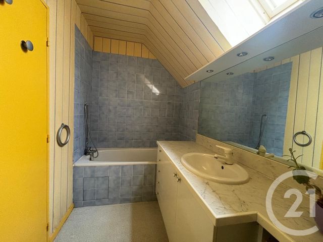 Appartement T3 à vendre - 4 pièces - 82.1 m2 - ST JACQUES DE LA LANDE - 35 - BRETAGNE - Century 21 Dréano Immobilier