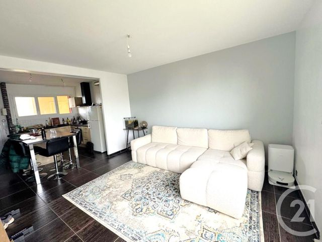 Afficher la photo en grand Appartement T2 à vendre - 2 pièces - 46.0 m2 - ST JACQUES DE LA LANDE - 35 - BRETAGNE - Century 21 Dréano Immobilier