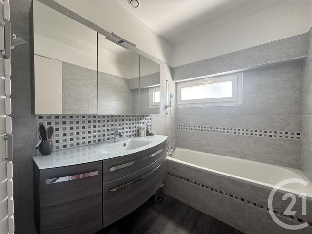 maison à vendre - 5 pièces - 112.0 m2 - ST JACQUES DE LA LANDE - 35 - BRETAGNE - Century 21 Dréano Immobilier