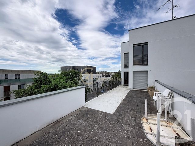 Appartement Duplex à vendre - 4 pièces - 92.29 m2 - ST JACQUES DE LA LANDE - 35 - BRETAGNE - Century 21 Dréano Immobilier