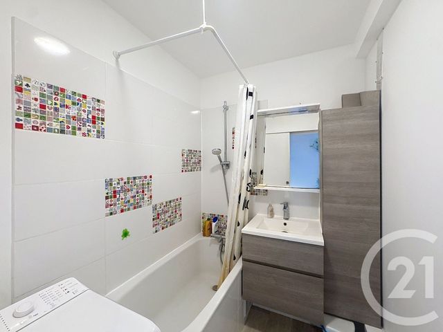 Appartement T4 à vendre - 4 pièces - 82.0 m2 - ST JACQUES DE LA LANDE - 35 - BRETAGNE - Century 21 Dréano Immobilier