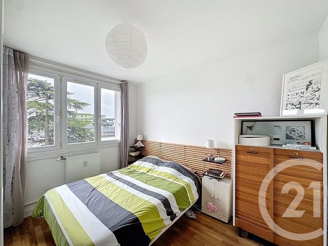 Appartement T4 à vendre - 4 pièces - 82.0 m2 - ST JACQUES DE LA LANDE - 35 - BRETAGNE - Century 21 Dréano Immobilier