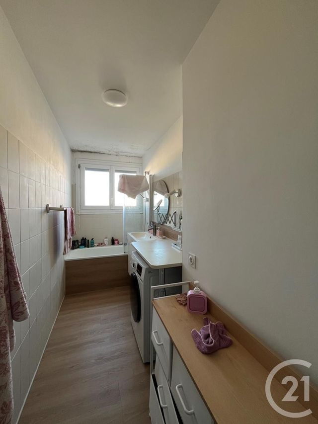 Appartement T4 à louer - 4 pièces - 69.0 m2 - RENNES - 35 - BRETAGNE - Century 21 Dréano Immobilier