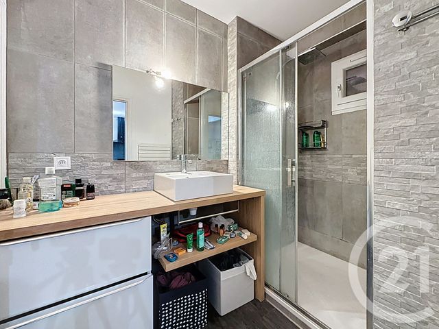 Appartement T2 à vendre - 2 pièces - 46.0 m2 - ST JACQUES DE LA LANDE - 35 - BRETAGNE - Century 21 Dréano Immobilier