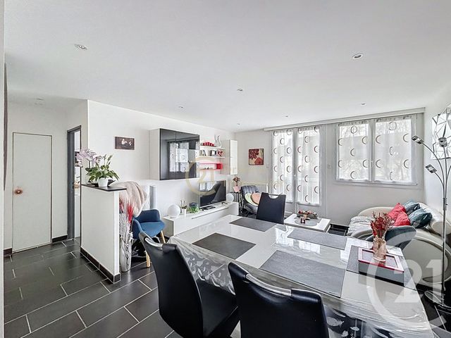 Appartement T3 à vendre - 3 pièces - 57.35 m2 - ST JACQUES DE LA LANDE - 35 - BRETAGNE - Century 21 Dréano Immobilier