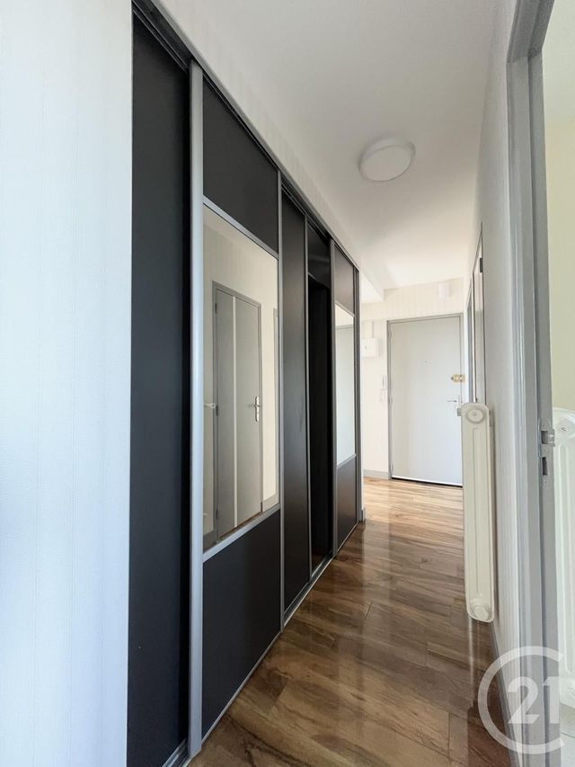 Appartement T3 à louer - 3 pièces - 57.2 m2 - ST JACQUES DE LA LANDE - 35 - BRETAGNE - Century 21 Dréano Immobilier