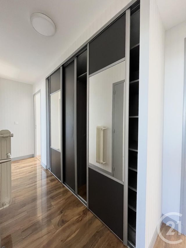 Appartement T3 à louer - 3 pièces - 57.2 m2 - ST JACQUES DE LA LANDE - 35 - BRETAGNE - Century 21 Dréano Immobilier