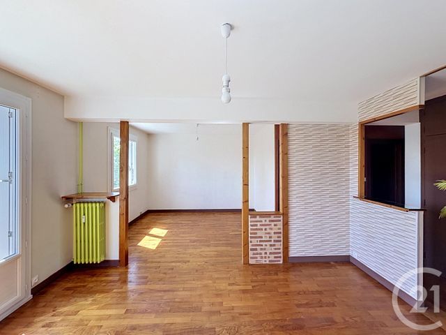 Appartement T2 à vendre - 3 pièces - 60.57 m2 - ST JACQUES DE LA LANDE - 35 - BRETAGNE - Century 21 Dréano Immobilier