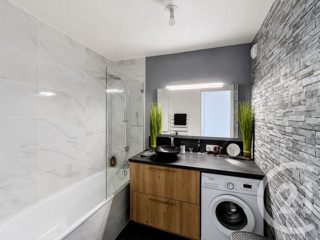 Appartement T3 à vendre - 3 pièces - 63.9 m2 - ST JACQUES DE LA LANDE - 35 - BRETAGNE - Century 21 Dréano Immobilier