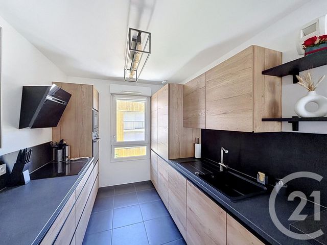 Appartement T3 à vendre - 3 pièces - 63.9 m2 - ST JACQUES DE LA LANDE - 35 - BRETAGNE - Century 21 Dréano Immobilier