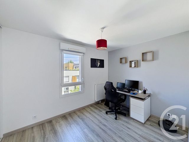 Appartement T3 à vendre - 3 pièces - 63.9 m2 - ST JACQUES DE LA LANDE - 35 - BRETAGNE - Century 21 Dréano Immobilier