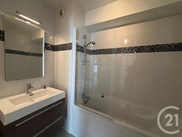 Appartement T2 à louer - 2 pièces - 44.51 m2 - ST JACQUES DE LA LANDE - 35 - BRETAGNE - Century 21 Dréano Immobilier