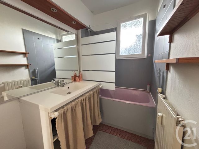 Appartement T3 à louer - 3 pièces - 58.05 m2 - ST JACQUES DE LA LANDE - 35 - BRETAGNE - Century 21 Dréano Immobilier