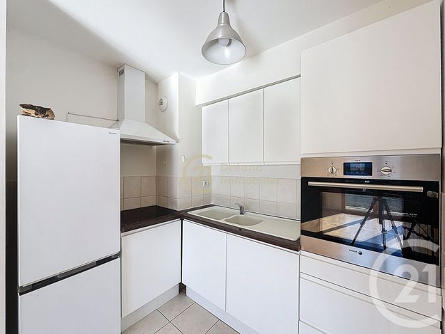 Appartement T4 à louer - 4 pièces - 74.19 m2 - NOYAL CHATILLON SUR SEICHE - 35 - BRETAGNE - Century 21 Dréano Immobilier