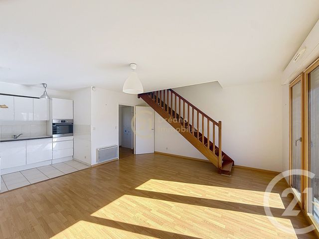 Appartement T4 à louer - 4 pièces - 74.19 m2 - NOYAL CHATILLON SUR SEICHE - 35 - BRETAGNE - Century 21 Dréano Immobilier