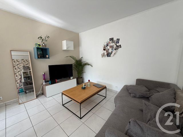 Appartement T2 à louer - 2 pièces - 45.44 m2 - ST JACQUES DE LA LANDE - 35 - BRETAGNE - Century 21 Dréano Immobilier