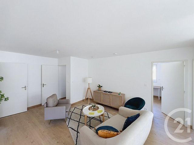 Appartement T3 à vendre - 3 pièces - 70.4 m2 - ST JACQUES DE LA LANDE - 35 - BRETAGNE - Century 21 Dréano Immobilier
